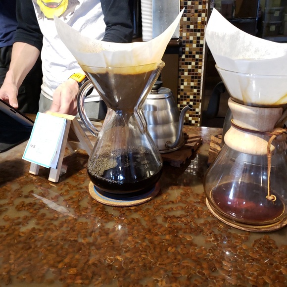 Meet your Posher, Gwen - Picture 2 of 8